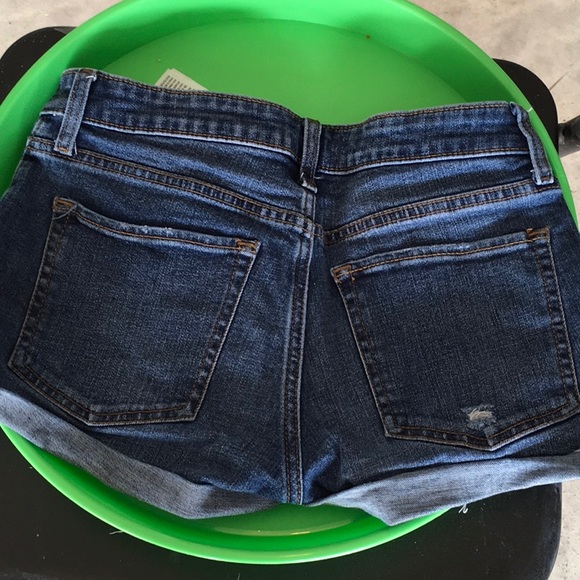 Size 26/2 Abercrombie and Fitch shorts - Picture 2 of 2